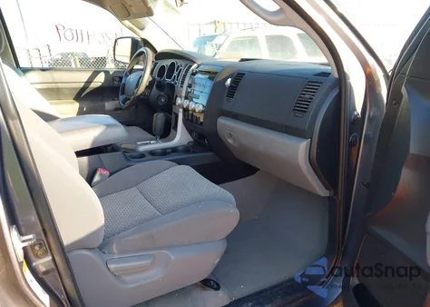 2008 Toyota Tundra Base 4.7L V8 z USA, uszkodzony, nr VIN 5TFRT541X8X021715